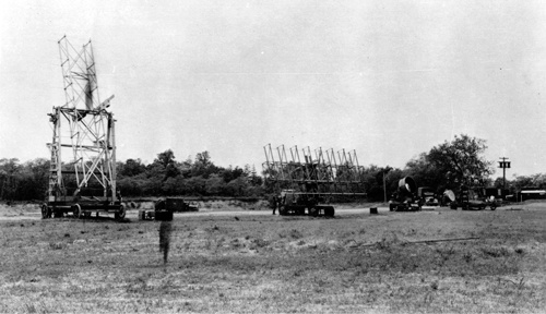 Иллюстрация к книге — Лучи смерти. Из истории геофизического, пучкового, климатического и радиологического оружия [i_023.jpg]