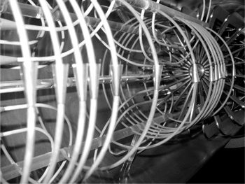 Иллюстрация к книге — Лучи смерти. Из истории геофизического, пучкового, климатического и радиологического оружия [i_042.jpg]