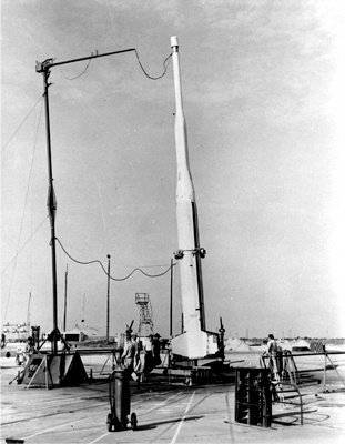 Иллюстрация к книге — Лучи смерти. Из истории геофизического, пучкового, климатического и радиологического оружия [i_049.jpg]