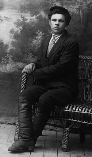 Иллюстрация к книге — Я был похоронен заживо. Записки дивизионного разведчика [i_001.jpg]