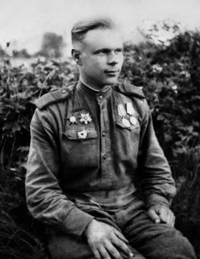 Иллюстрация к книге — Я был похоронен заживо. Записки дивизионного разведчика [i_012.jpg]