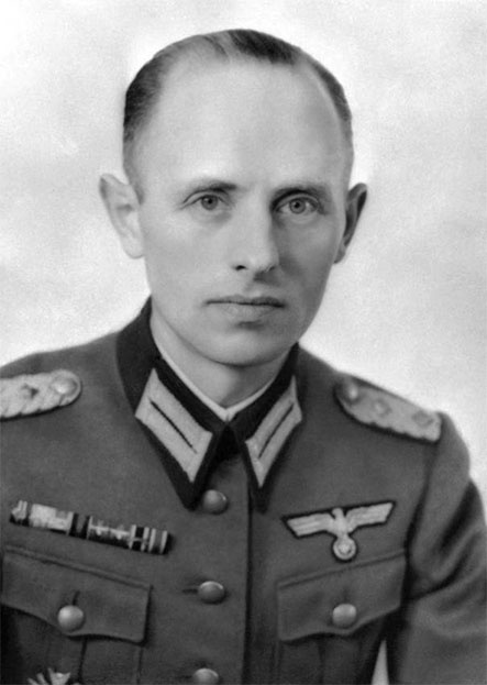 Иллюстрация к книге — РННА. Враг в советской форме [i_007.jpg]