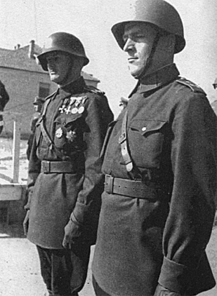 Иллюстрация к книге — РННА. Враг в советской форме [i_025.jpg]