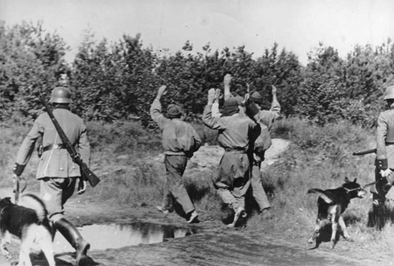 Иллюстрация к книге — РННА. Враг в советской форме [i_038.jpg]