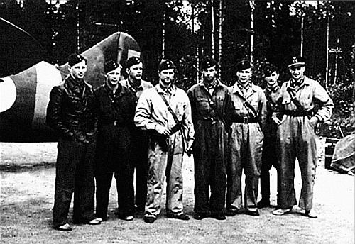 Иллюстрация к книге — Я бил «сталинских соколов». Лучший финский ас Второй Мировой [pic_12.jpg]