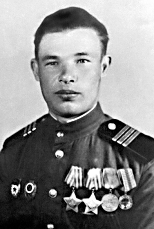 Иллюстрация к книге — Я взял Берлин и освободил Европу [buenkovladimirfedorovich.jpg]