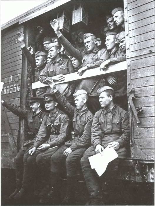 Иллюстрация к книге — Накануне 22 июня. Был ли готов Советский Союз к войне? [i_034.jpg]