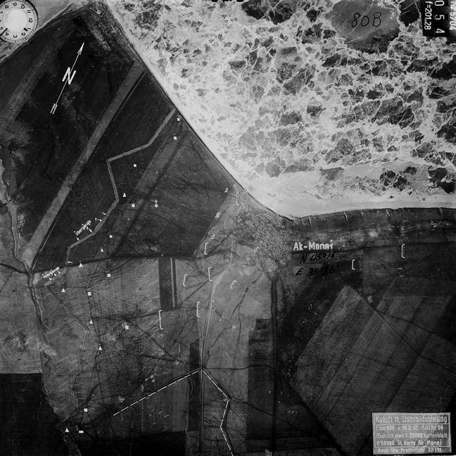 Иллюстрация к книге — Черноморский флот в Великой Отечественной войне. Краткий курс боевых действий [i_025.jpg]