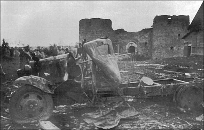 Иллюстрация к книге — Битва за Ленинград. Неизвестная оборона [str141.jpg]