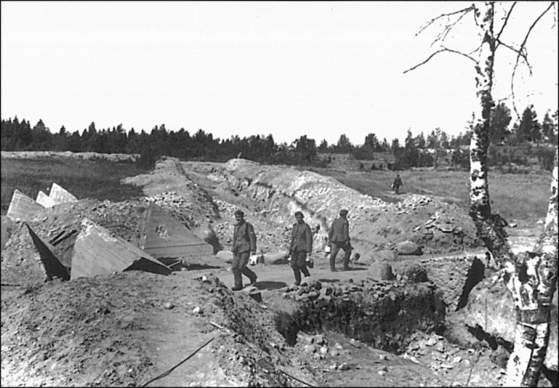 Иллюстрация к книге — Битва за Ленинград. Неизвестная оборона [str97.jpg]