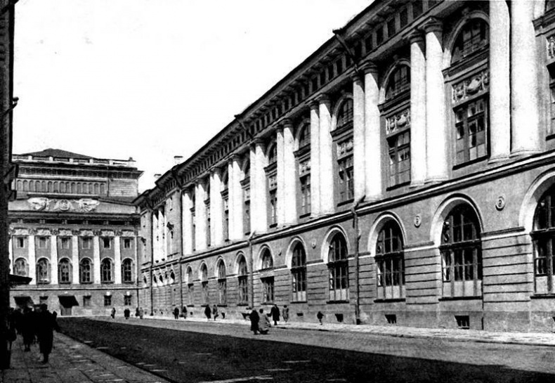 Иллюстрация к книге — Рудольф Нуреев. Я умру полубогом! [i_004.jpg]