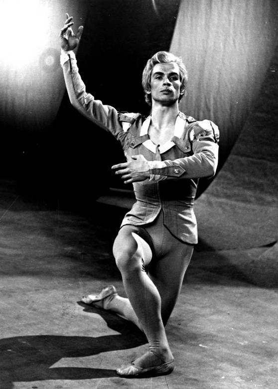 Иллюстрация к книге — Рудольф Нуреев. Я умру полубогом! [i_021.jpg]