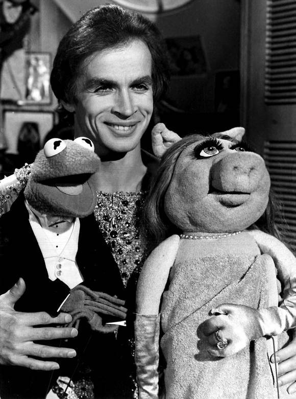 Иллюстрация к книге — Рудольф Нуреев. Я умру полубогом! [i_022.jpg]