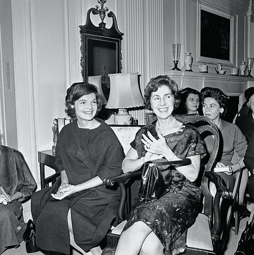 Иллюстрация к книге — Жаклин Кеннеди. Американская королева [_06.jpg]