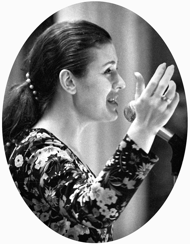 Иллюстрация к книге — Валентина Толкунова. Я не могу иначе. Жизнь, рассказанная ею самой [i_003.jpg]