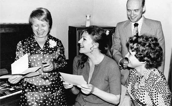 Иллюстрация к книге — Анна Герман. Сто воспоминаний о великой певице [i_003.jpg]