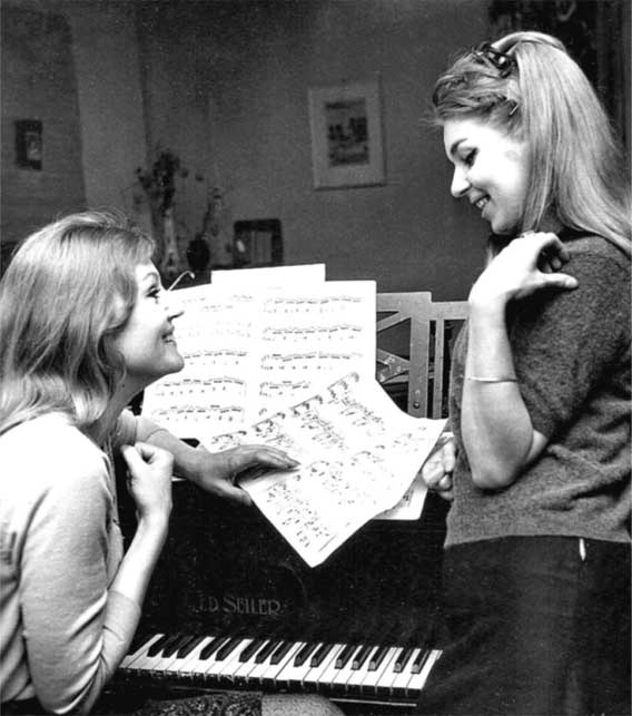 Иллюстрация к книге — Анна Герман. Сто воспоминаний о великой певице [i_008.jpg]