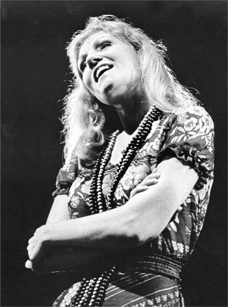 Иллюстрация к книге — Анна Герман. Сто воспоминаний о великой певице [i_025.jpg]