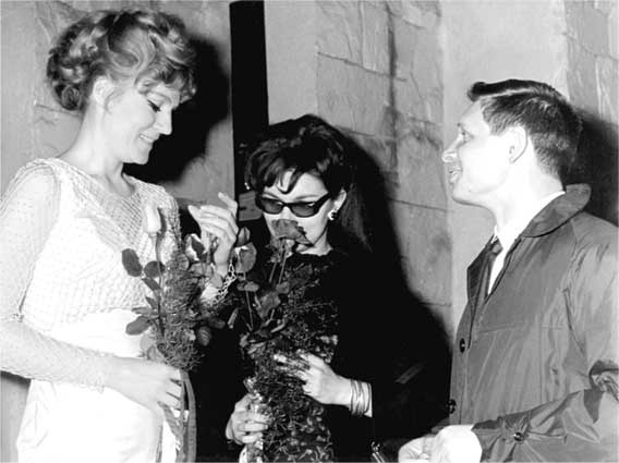 Иллюстрация к книге — Анна Герман. Сто воспоминаний о великой певице [i_042.jpg]