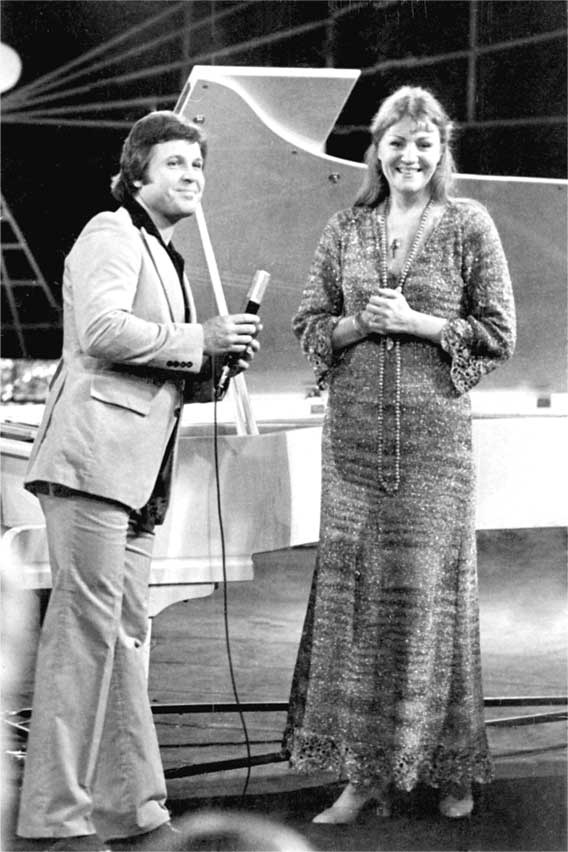 Иллюстрация к книге — Анна Герман. Сто воспоминаний о великой певице [i_044.jpg]