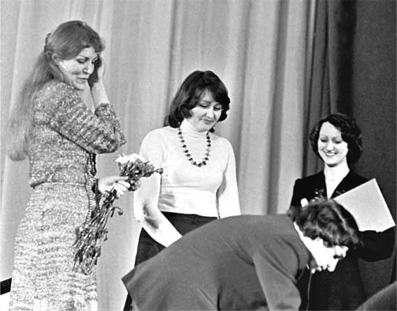 Иллюстрация к книге — Анна Герман. Сто воспоминаний о великой певице [i_130.jpg]