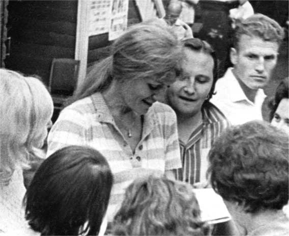 Иллюстрация к книге — Анна Герман. Сто воспоминаний о великой певице [i_157.jpg]