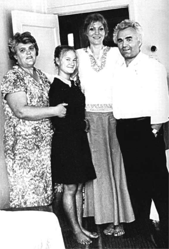 Иллюстрация к книге — Анна Герман. Сто воспоминаний о великой певице [i_189.jpg]