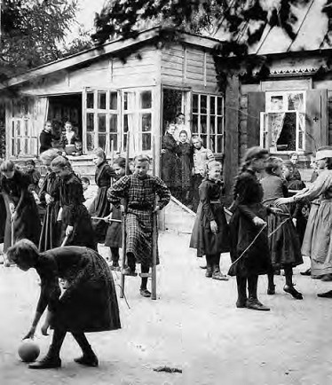 Иллюстрация к книге — Жизнь русского обывателя. На шумных улицах градских [pic_113.jpg]