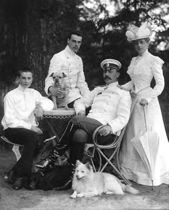 Иллюстрация к книге — Жизнь русского обывателя. На шумных улицах градских [pic_117.jpg]