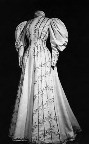 Иллюстрация к книге — Жизнь русского обывателя. На шумных улицах градских [pic_125.jpg]