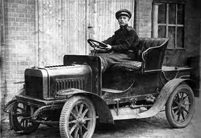 Иллюстрация к книге — Жизнь русского обывателя. На шумных улицах градских [pic_91.jpg]