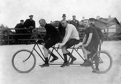 Иллюстрация к книге — Жизнь русского обывателя. На шумных улицах градских [pic_92.jpg]