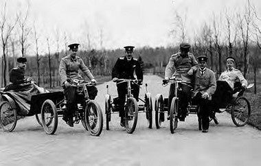 Иллюстрация к книге — Жизнь русского обывателя. На шумных улицах градских [pic_93.jpg]