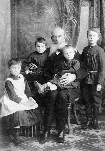 Иллюстрация к книге — Жизнь русского обывателя. От дворца до острога [pic_53.jpg]