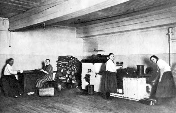 Иллюстрация к книге — Жизнь русского обывателя. От дворца до острога [pic_82.jpg]