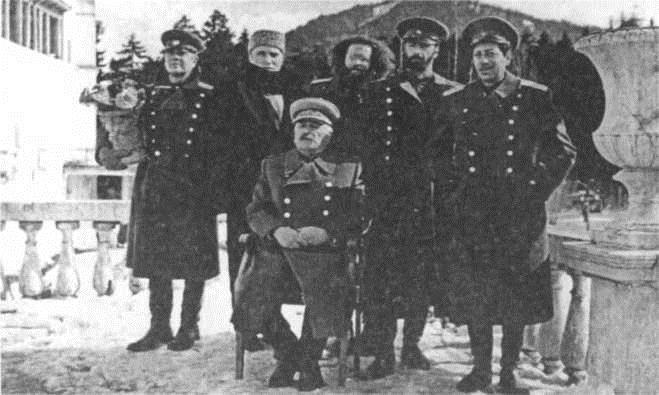 Иллюстрация к книге — Красная звезда, желтая звезда [Pic_22.jpg]