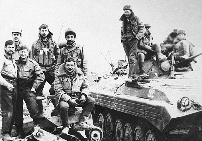 Иллюстрация к книге — За речкой шла война... [i_012.jpg]