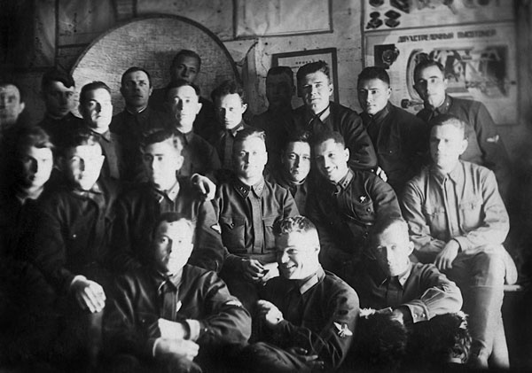 Иллюстрация к книге — Нас звали «смертниками». Исповедь торпедоносца [block_001608_page_157_image_0001.jpg]