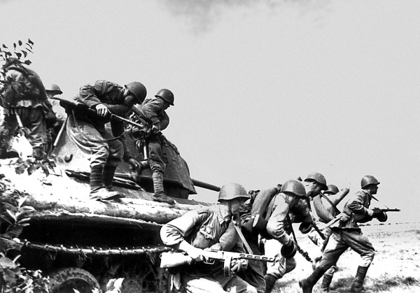 Иллюстрация к книге — Освобождение. Переломные сражения 1943 года [i_084.jpg]