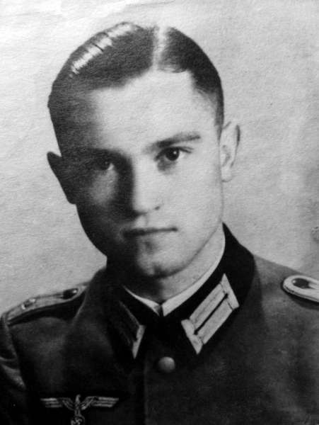 Иллюстрация к книге — Я дрался в СС и Вермахте. Ветераны Восточного фронта [i_002.jpg]