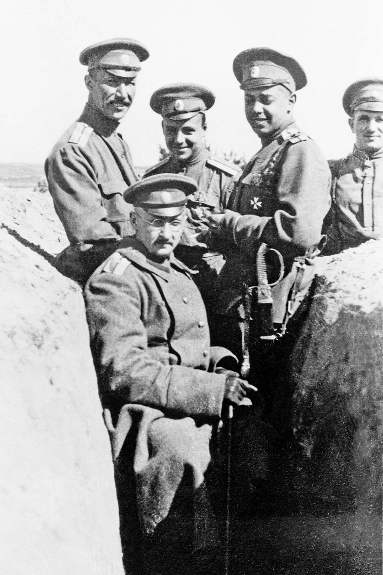 Иллюстрация к книге — Генерал Кутепов. Гибель Старой гвардии [_159.jpg]