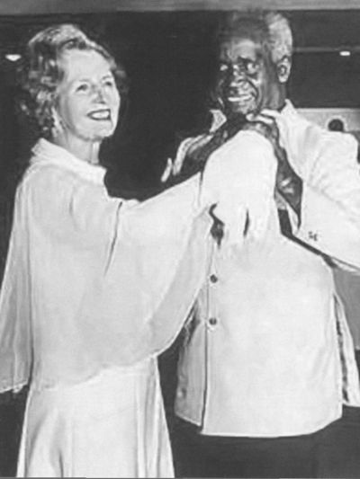 Иллюстрация к книге — Маргарет Тэтчер [i_046.jpg]