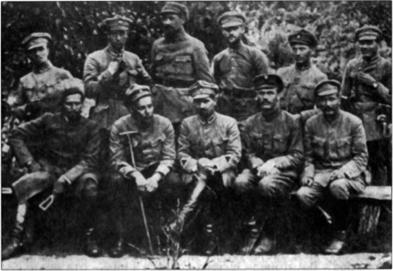 Иллюстрация к книге — Неизвестный Лангемак. Конструктор &quot;катюш&quot; [i_026.jpg]