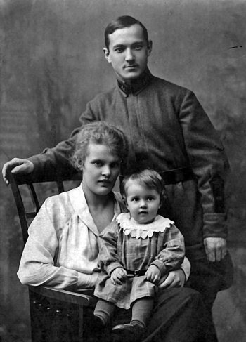 Иллюстрация к книге — Неизвестный Лангемак. Конструктор &quot;катюш&quot; [i_028.jpg]