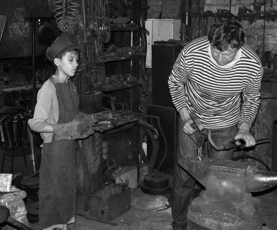 Иллюстрация к книге — Неизвестный Лангемак. Конструктор &quot;катюш&quot; [i_142.jpg]