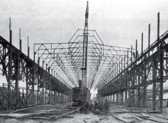 Иллюстрация к книге — Все для фронта? Как на самом деле ковалась победа [i_002.jpg]