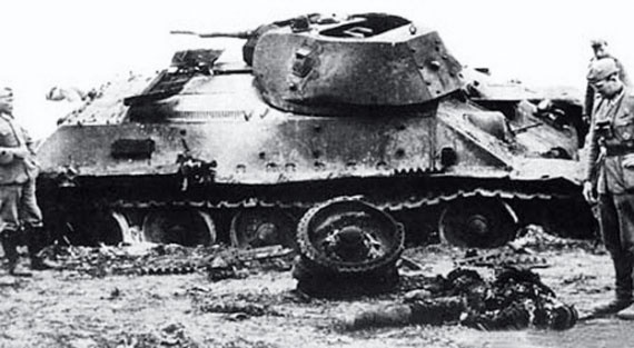 Иллюстрация к книге — Все для фронта? Как на самом деле ковалась победа [i_057.jpg]