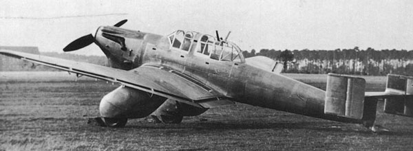 Иллюстрация к книге — &quot;Лаптежник&quot; против &quot;черной смерти&quot;. Обзор развития и действий немецкой и советской штурмовой авиации в ходе Второй мировой войны [i_006.jpg]