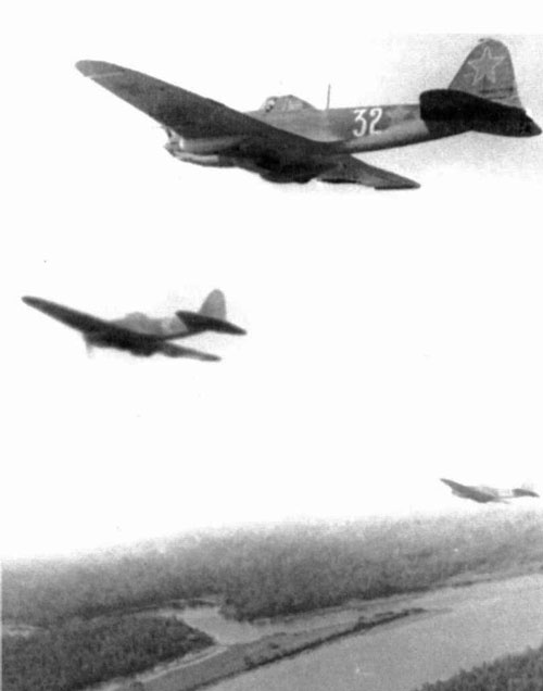 Иллюстрация к книге — &quot;Лаптежник&quot; против &quot;черной смерти&quot;. Обзор развития и действий немецкой и советской штурмовой авиации в ходе Второй мировой войны [i_034.jpg]