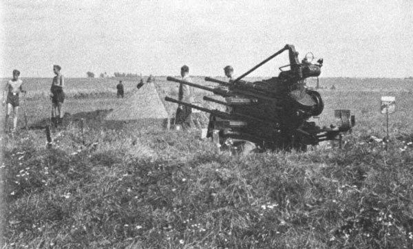 Иллюстрация к книге — &quot;Лаптежник&quot; против &quot;черной смерти&quot;. Обзор развития и действий немецкой и советской штурмовой авиации в ходе Второй мировой войны [i_036.jpg]